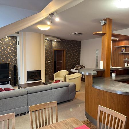 Apartman Bila Hora - Roudna Plzeň Extérieur photo